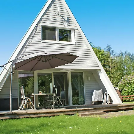 Zeltdachhaus Mit Moderner Ausstattung Damp