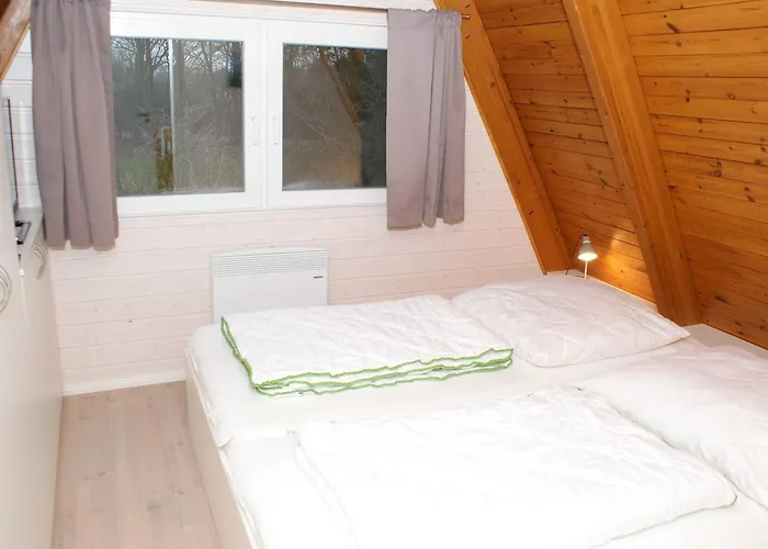 Zeltdachhaus Mit Moderner Ausstattung * Damp