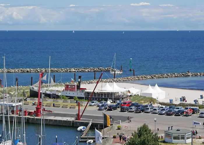 Zeltdachhaus Mit Moderner Ausstattung Damp