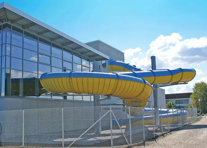 Zeltdachhaus Mit Moderner Ausstattung * Damp